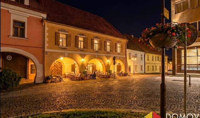 Prodej ubytovacího objektu 280 m², Husovo náměstí, Benátky nad Jizerou – Benátky nad Jizerou I, okres Mladá Boleslav