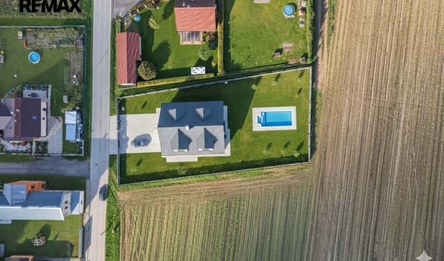 Prodej stavebního pozemku 1 671 m², Všestary, okres Hradec Králové