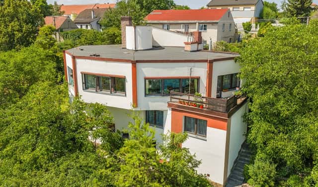 Prodej vily 460 m² s pozemkem 920 m², Nad školou, Tuchoměřice, okres Praha-západ