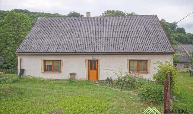 Prodej domu 140 m² s pozemkem 635 m², Vápenná, okres Jeseník