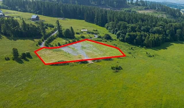Prodej komerčního pozemku 5 497 m², Václavov u Bruntálu, okres Bruntál
