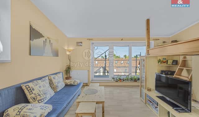 Prodej bytu 1+kk 36 m², Sluneční, Jesenice, okres Praha-západ
