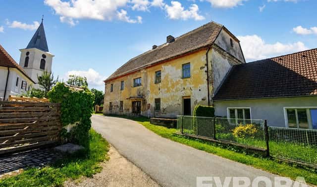 Prodej komerčního objektu (jiného typu) 631 m², Uzeničky – Černívsko, okres Strakonice