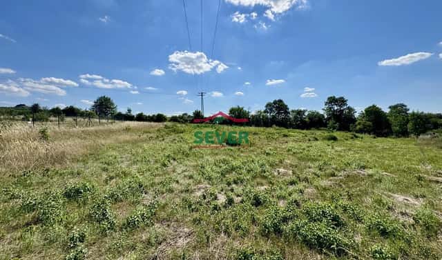 Prodej pole 2 160 m², Mikoláše Alše, Černčice, okres Louny