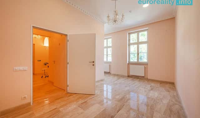 Pronájem obchodních prostor 20 m², Zámecký vrch, Karlovy Vary