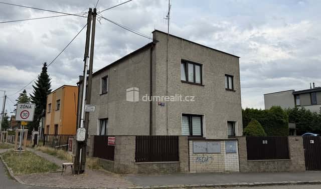 Prodej domu 209 m² s pozemkem 596 m², Spojenců, Praha 9 – Horní Počernice