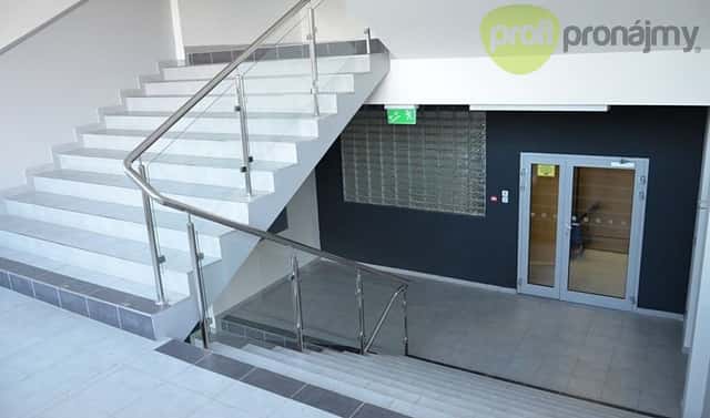 Pronájem skladovacích prostor 374 m², Šedesátá, Zlín