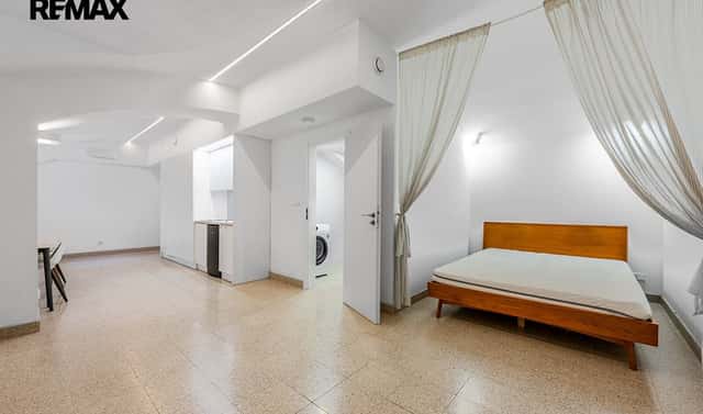 Pronájem bytu 1+kk 40 m², Veletržní, Praha 7 – Holešovice