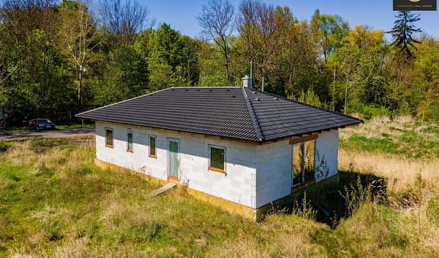 Prodej domu 100 m² s pozemkem 8 827 m², Liběšice – Dobříčany, okres Louny