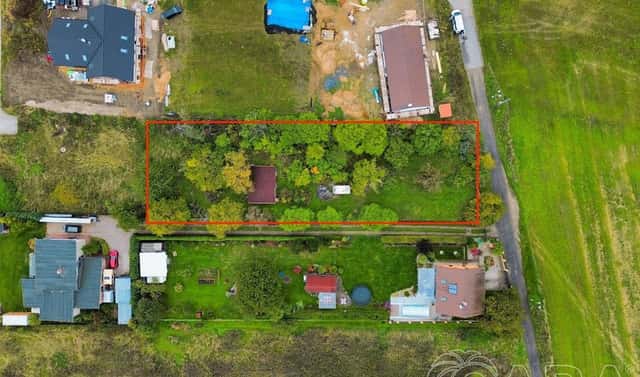 Prodej stavebního pozemku 2 050 m², Hrdlívská, Smečno, okres Kladno