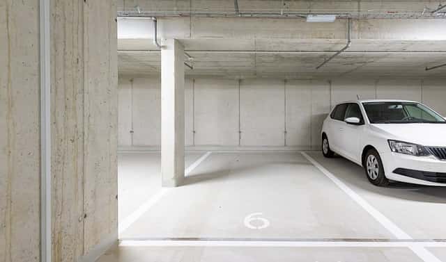 Pronájem garážového parkovacího stání, Vysočanská, Praha 9 – Vysočany