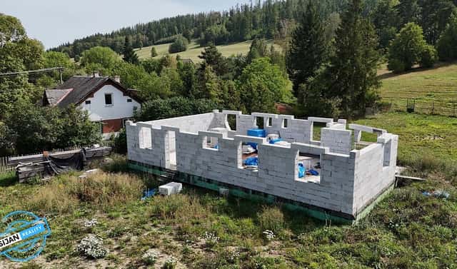 Prodej stavebního pozemku 2 533 m², Krasov, okres Bruntál