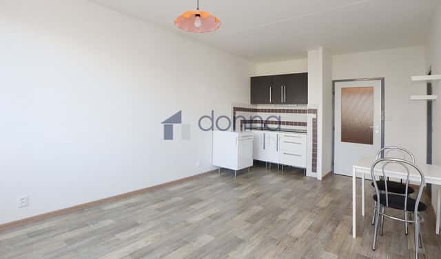 Pronájem bytu 1+kk 30 m², Pirinská, Praha 4 – Modřany