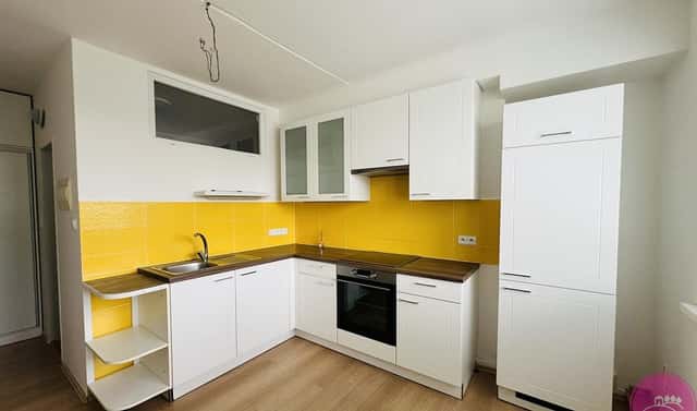 Pronájem bytu 2+1 60 m², Železniční, Olomouc – Chválkovice