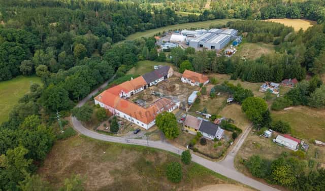 Prodej domu 1 412 m² s pozemkem 6 257 m², Čechov, Vlašim, okres Benešov