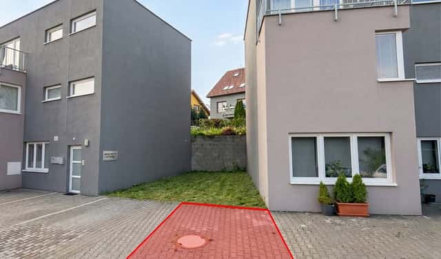 Pronájem garážového stání 13 m2, Modřice, Bobravská, Modřice, okres Brno-venkov