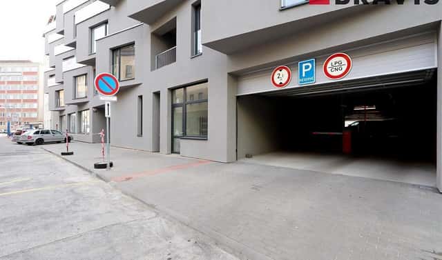 Pronájem dvou garážových stání, ul. Křenová, Brno - Trnitá, Křenová, Brno – Trnitá, okres Brno-město
