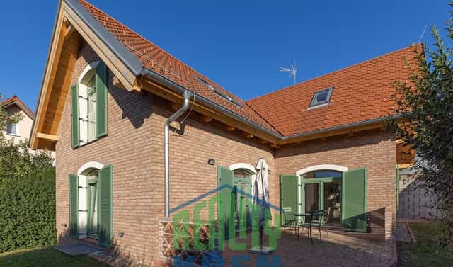 Prodej domu 212 m² s pozemkem 383 m², Nad dolíky, Praha 6 – Suchdol