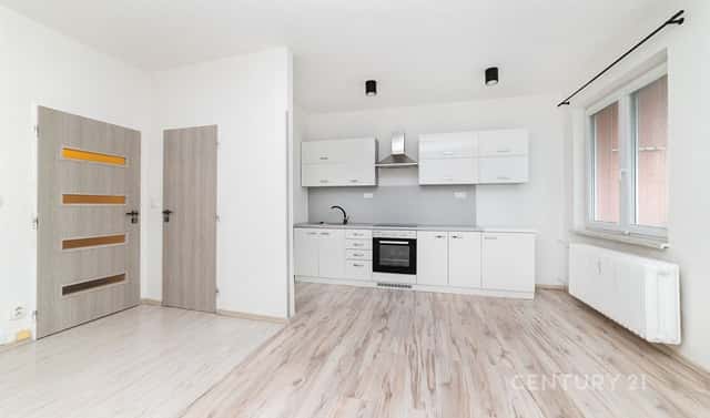Pronájem bytu 1+kk 27 m², Slezská, Třinec – Lyžbice, okres Frýdek-Místek