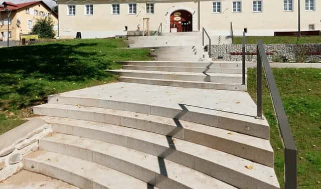 Pronájem restaurace 120 m², Klostermannovo náměstí, Železná Ruda, okres Klatovy