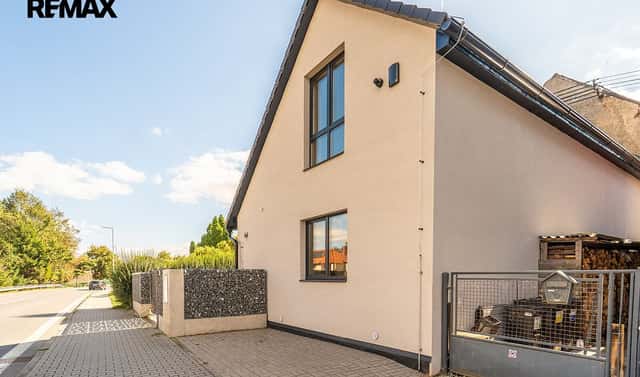 Prodej domu 97 m² s pozemkem 195 m², Oleška, okres Praha-východ