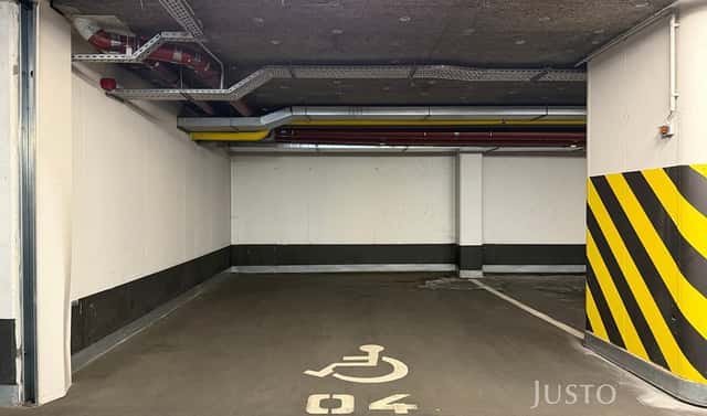 Pronájem garážového stání 25 m2, Karla Engliše, Praha 5 – Smíchov