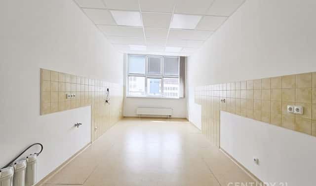 Pronájem komerčního objektu (jiného typu) 18 m², J. A. Bati, Zlín
