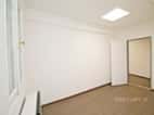 Pronájem nebytových prostor 146 m2 v bytovém domě ve velmi klidné části Dejvic, Praha 6