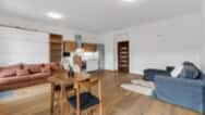 Vybavený byt ve skvělé lokalitě, 2+kk, zahrada, balkon, kousek od Ladronky., Praha 6