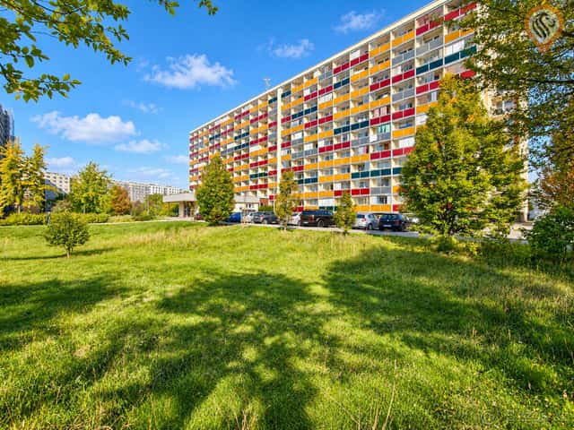 Prodej bytu 1+kk, 35 m², po kompletní rekonstrukci, se zaskl, okres Hradec Králové