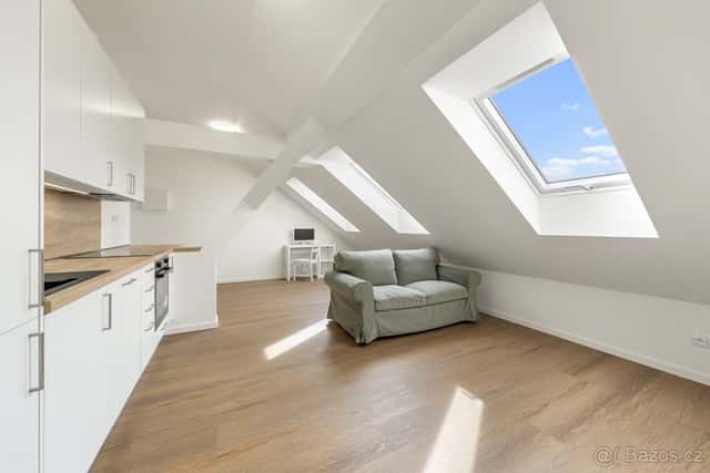 Podkrovní ateliér 1+kk (38 m²) v Telnici u Brna, Brno venkov, okres Brno-venkov
