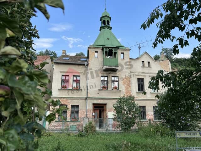 Prodej domu 427 m2 a vedlejšího pozemku na Zbraslavi., Praha 5