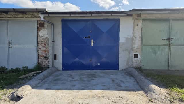 PRONAJMU GARÁŽ 17m2. KOLÍN, ul. Zličská [kontakt skryt], okres Kolín