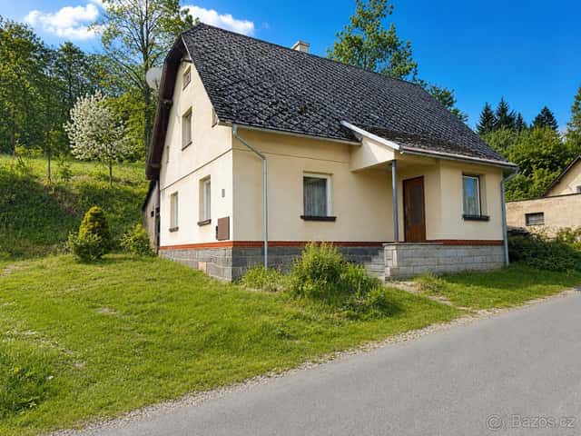 Rodinný dům 3+1 s garáží v obci Skorošice., okres Jeseník