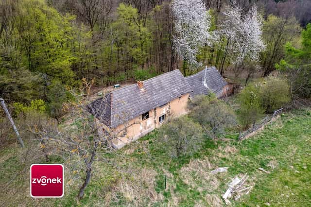 Výjimečný pozemek s domem na samotě u lesa, Březnice u Zlína, okres Zlín