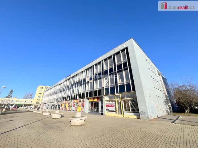 Pronájem, komerční prostory o výměře 216 m2 v Dům Služeb Šum, okres České Budějovice