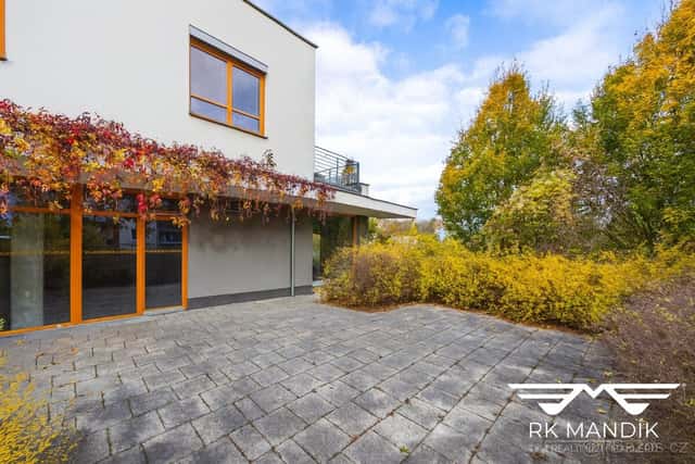 Prodej obchodního prostoru 90 m², Odolena Voda, ev.č. 700-OV, okres Praha-východ