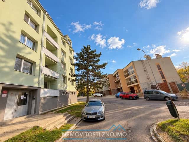 Pronájem bytu 3+1 s balkonem, po kompletní rekonstrukci, ul., okres Znojmo