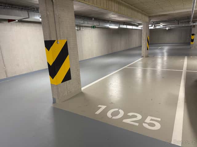 Pronájem garážového stání, 13 m², Praha 9, Laponská (Tornio), Praha 9