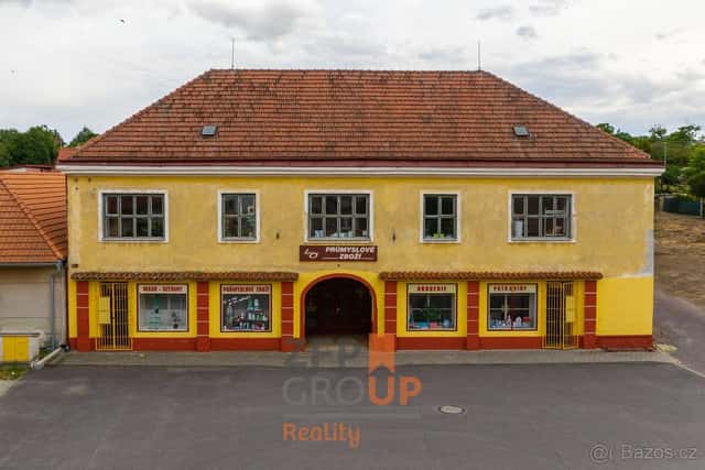 Prodej obchodního domu 470 m², pozemek 676 m², Šatov, okres Znojmo