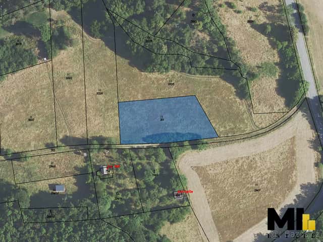Prodej pozemku travní porost 2285 m2 v obci Roztoky, okres Rakovník