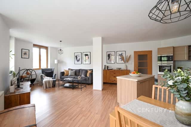 Prostorný byt 100 m² 3+kk s balkónem 17,7 m², sdílenou zahra, Praha 5