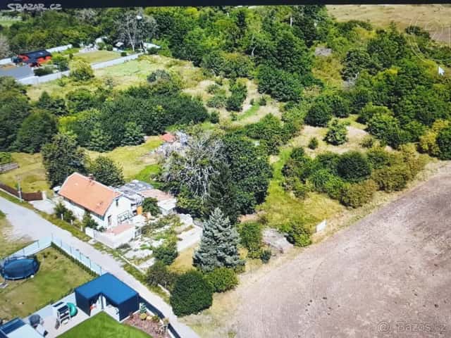 Prodej st.pozemku o vel.1 064m2,Kozomín,17 km od Prahy, okres Mělník