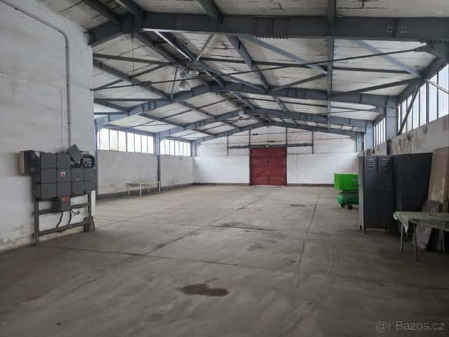 Pronájem výrobních/skladových prostor v Týnci nad Sázavou, okres Benešov