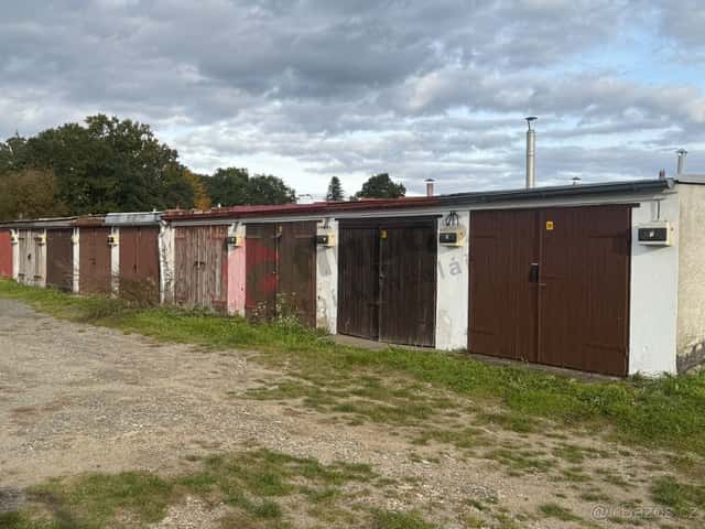Pronájem garáže 16 m² - Sezimovo Ústí, okres Tábor