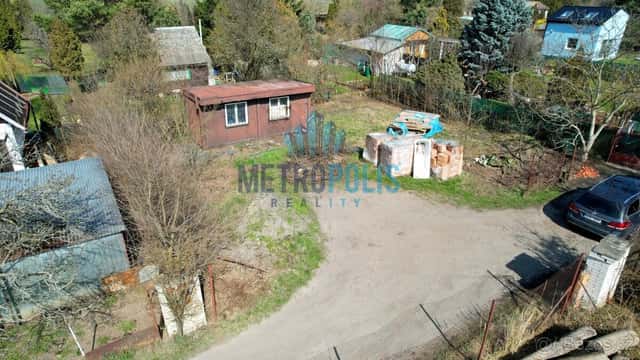 Pozemek o rozloze 326 m² v klidné části Prahy–Dubče, Praha 10