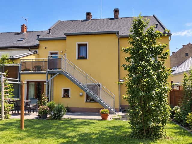 Pronájem zařízeného bytu 2+kk, s terasou – Kladno, okres Kladno