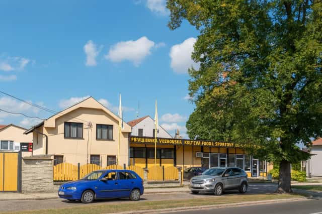 Pronájem výrobních skladových prostor Parkování garáž kancel, okres Nymburk