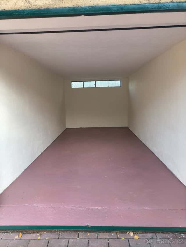 Garáž na prodej , Prodám garáž v Berouně, okres Beroun
