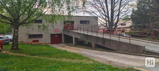 Pronájem garáže Polabiny - Valčíkova 333 Pardubice, okres Pardubice